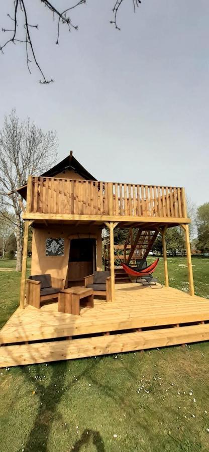 Tente Cabane Du Camping Hautoreille Bannes  Екстериор снимка