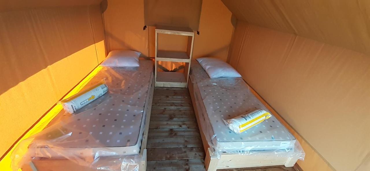 Tente Cabane Du Camping Hautoreille Bannes  Екстериор снимка