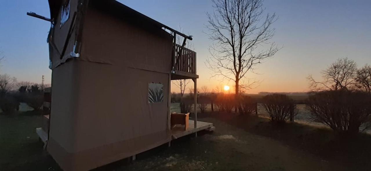 Tente Cabane Du Camping Hautoreille Bannes  Екстериор снимка